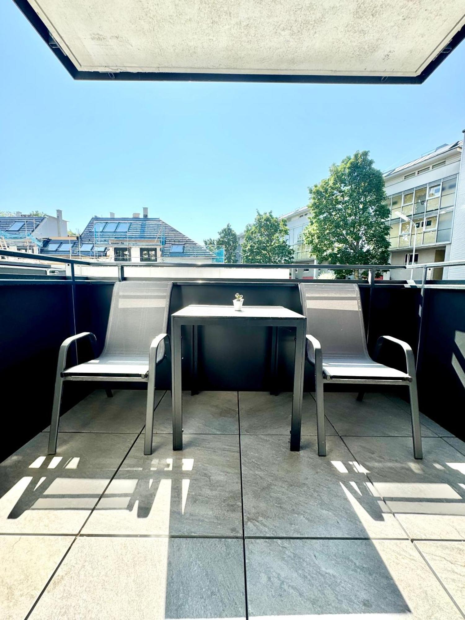 Stylische Wohnung Mit Balkon Вена Экстерьер фото